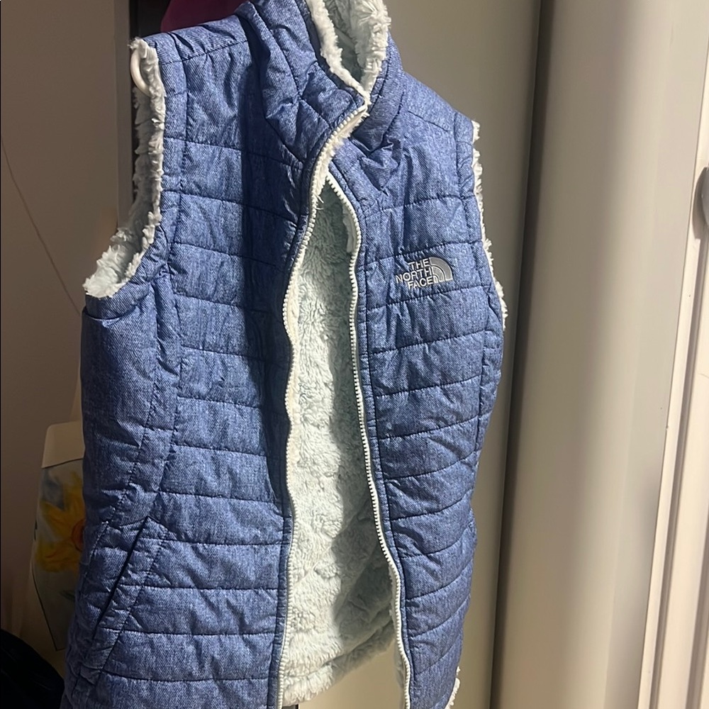 The North Face Reversible Quilted Blue Vest (Girls M)